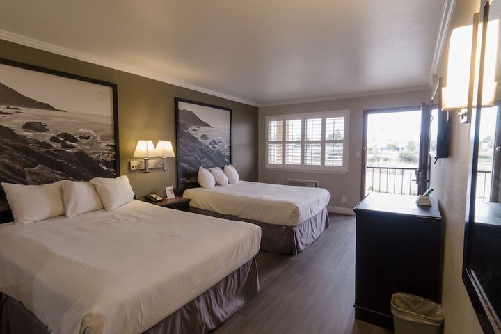 Super 8 by Wyndham Santa Cruz Beach