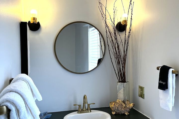 Room 17 of 27