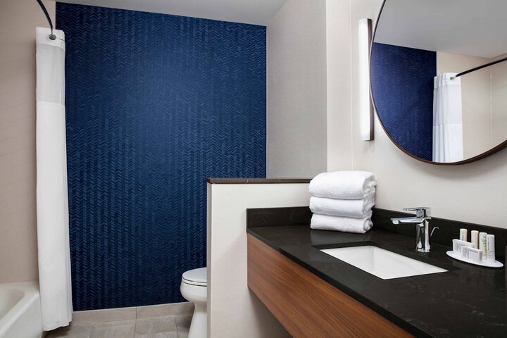 Room 12 of 38