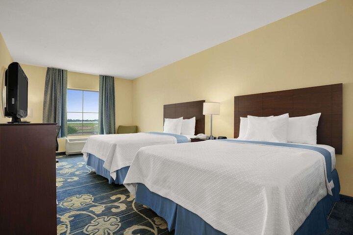 Room 4 of 10