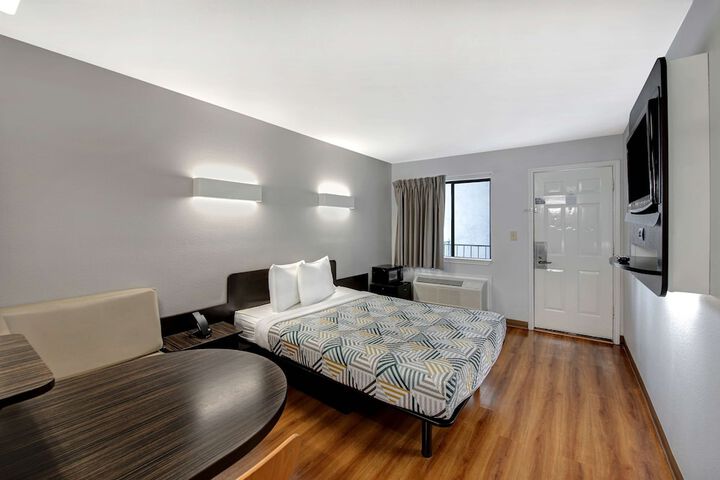 Room 7 of 31