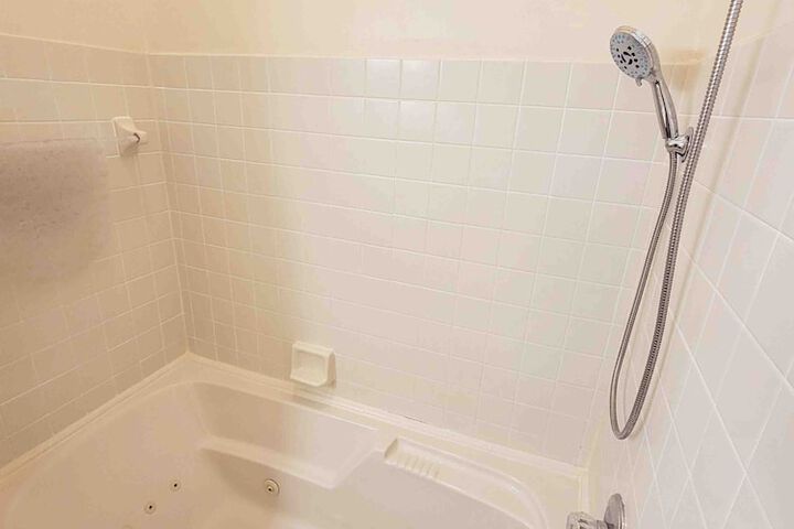 Grand Wood Suites