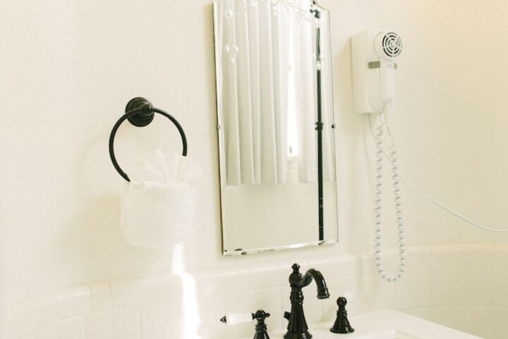 Room 35 of 47