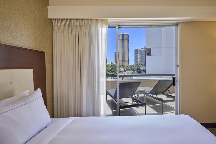 DoubleTree by Hilton Hotel Alana - Waikiki Beach