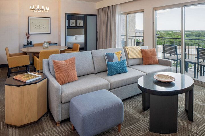 Hilton San Antonio Hill Country