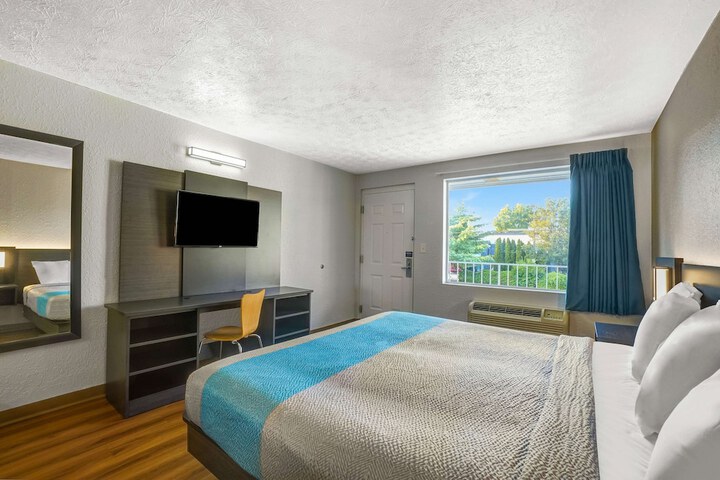 Room 22 of 28