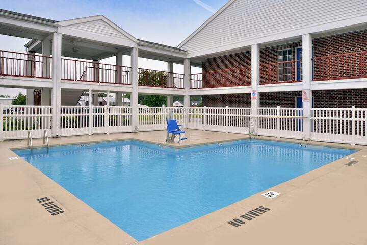 Pool 8 of 32