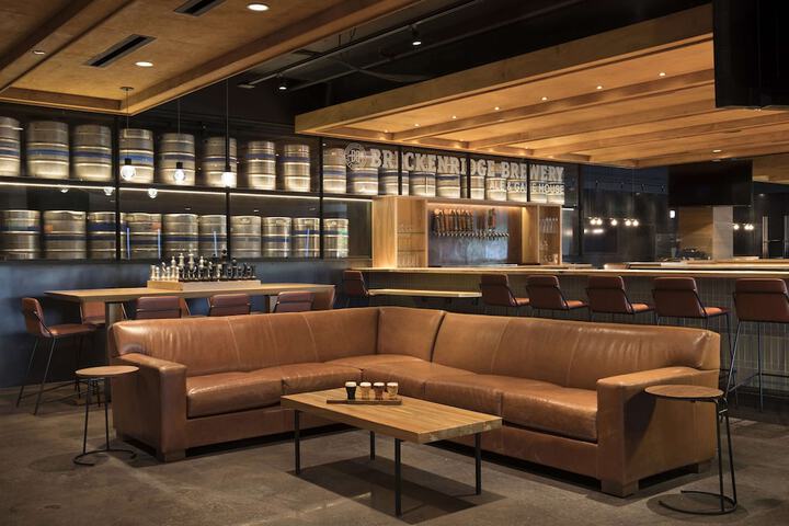 Lounge 103 of 161