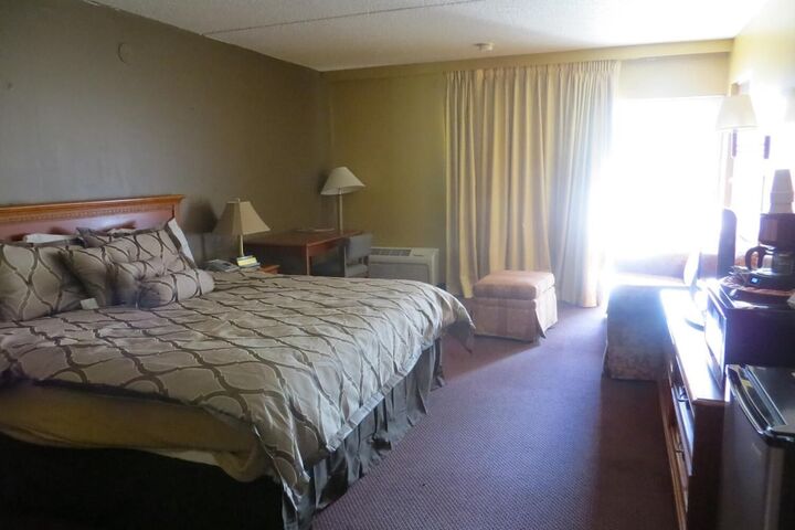 Room 11 of 42