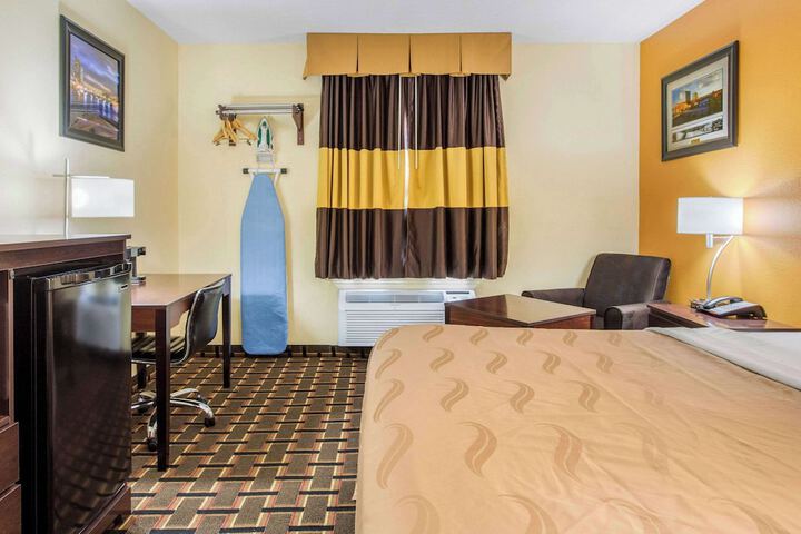 Room 23 of 47