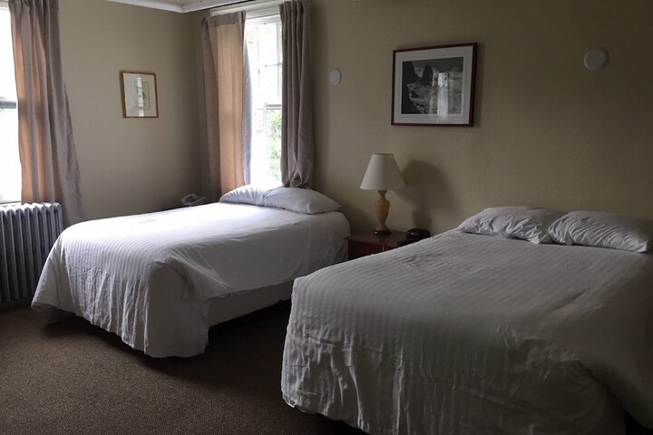 Room 17 of 32