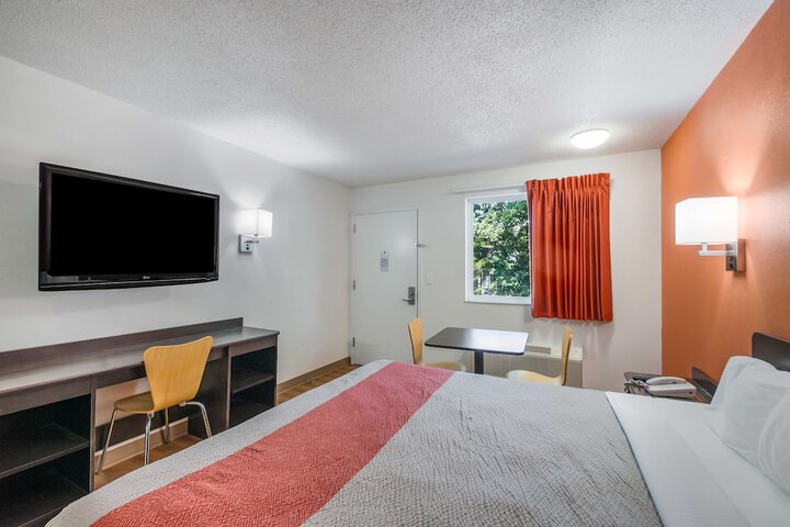 Room 11 of 35