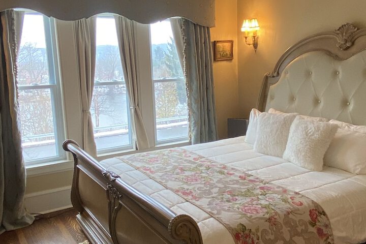 Room 8 of 19