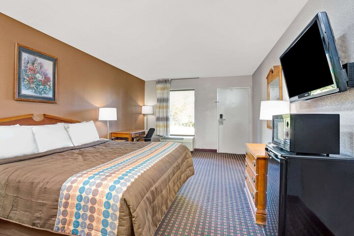Room 15 of 20