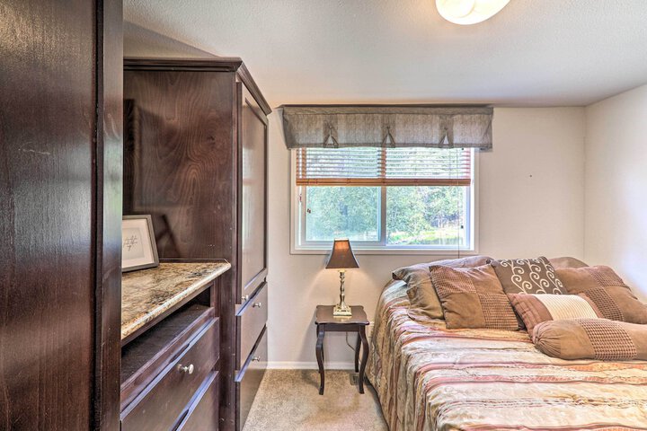 Eureka Tiny Home w / Hot Tub & Community Beach!