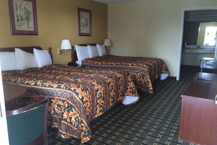 Room 9 of 14