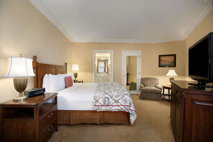 Room 26 of 215