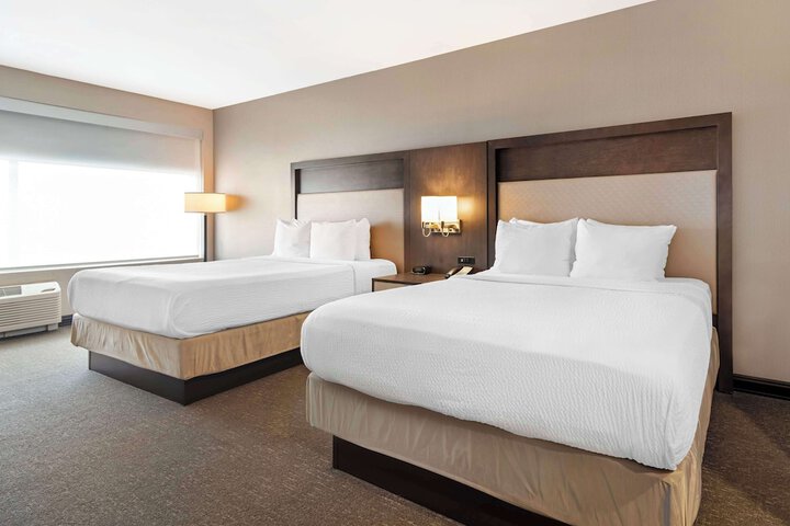Best Western Plus Executive Residency Rigbys Water World Hotel