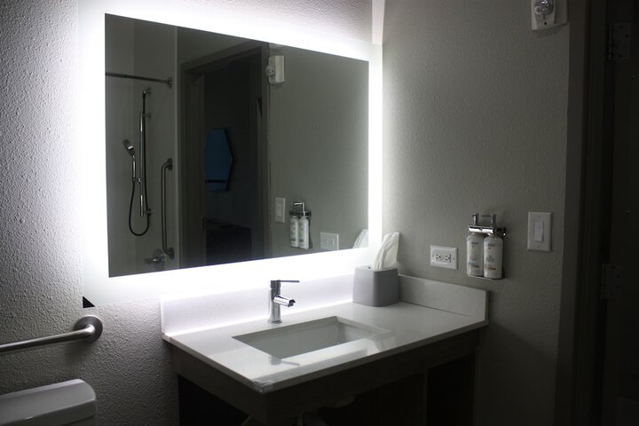 Room 43 of 101
