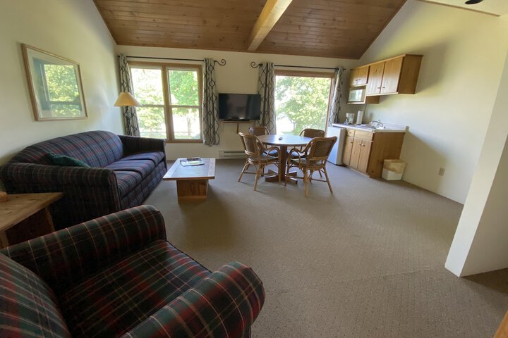 Room 52 of 104