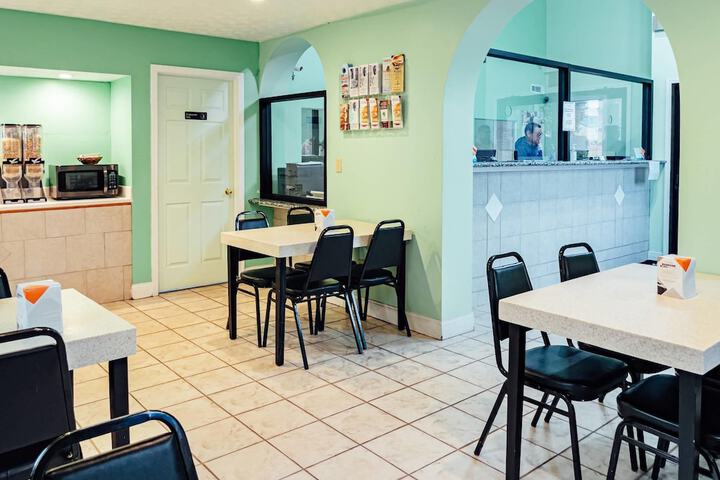 Rodeway Inn & Suites Carrollton