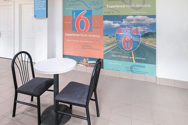 Motel 6 Grand Prairie TX - Near Six Flags Drive