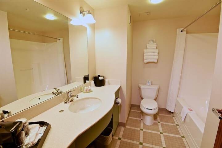 Room 14 of 38