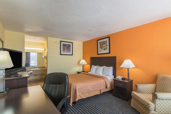 Room 17 of 31