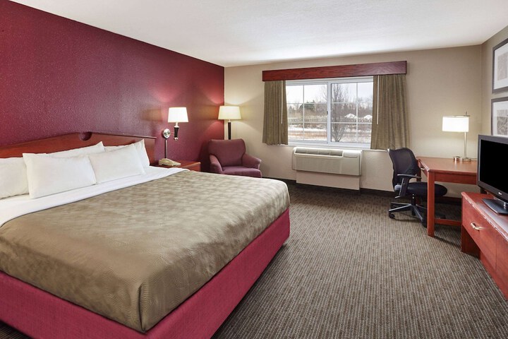 Room 9 of 15