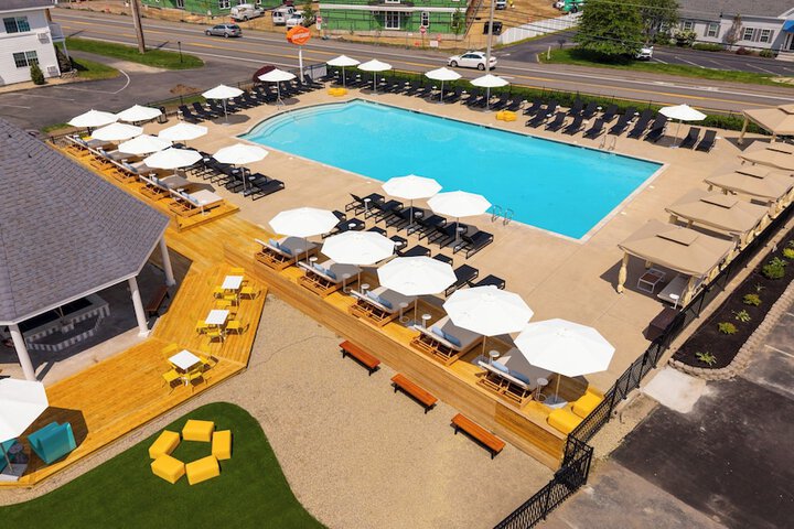 Driftaway Hotel and Pool