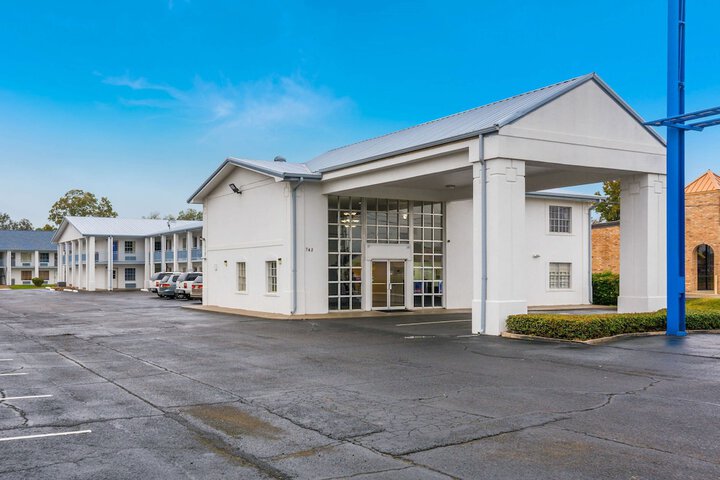 Hotel 4 of 33