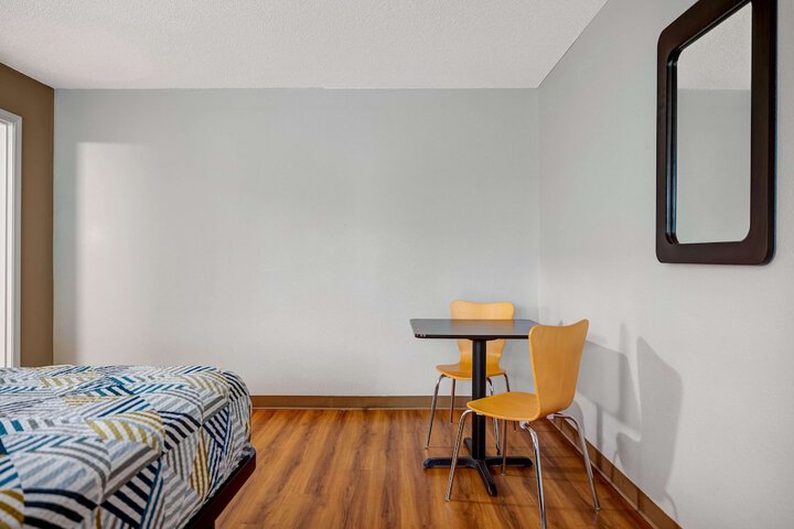 Room 28 of 37