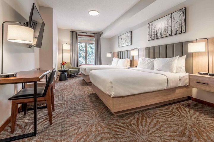 Blackstone Mountain Lodge by CLIQUE