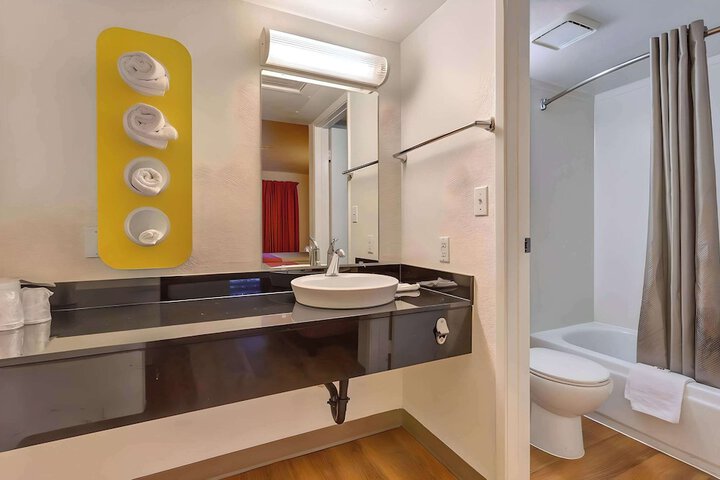 Room 12 of 19