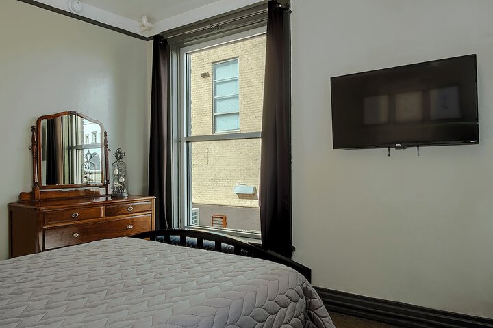 Room 145 of 166