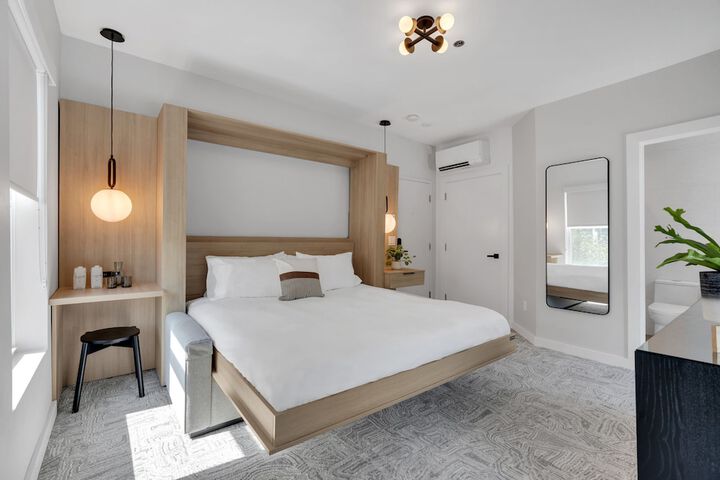 Room 7 of 48