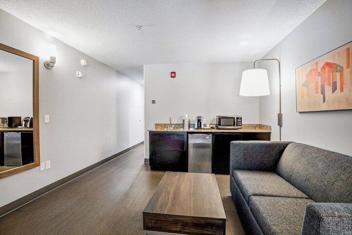 Holiday Inn Express & Suites Jacksonville - Atlantic Beach by IHG