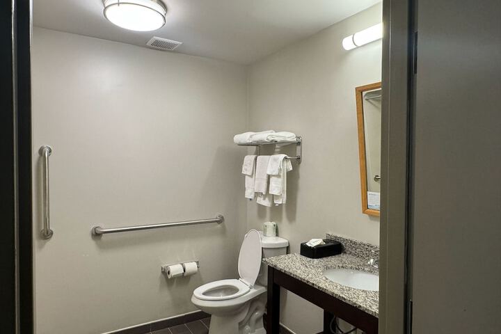 Wingate by Wyndham Bel Air I-95 Exit 77A / APG Area