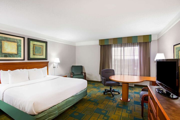 Room 17 of 30