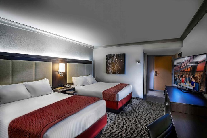 Room 51 of 143