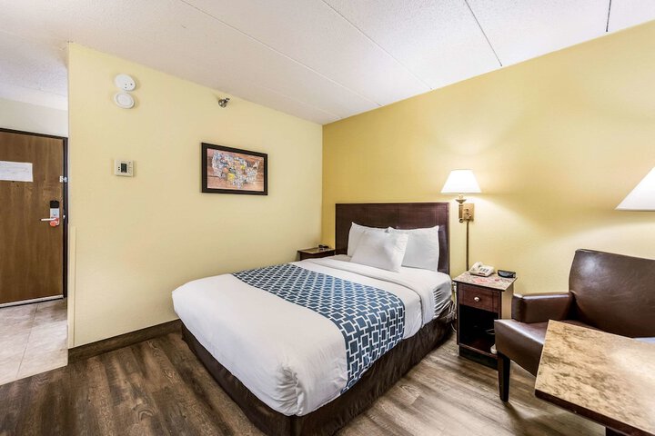 Room 15 of 30