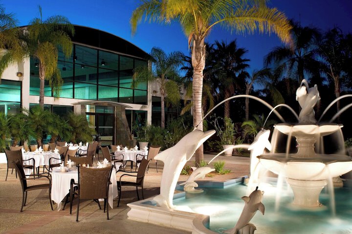 Dining 21 of 26