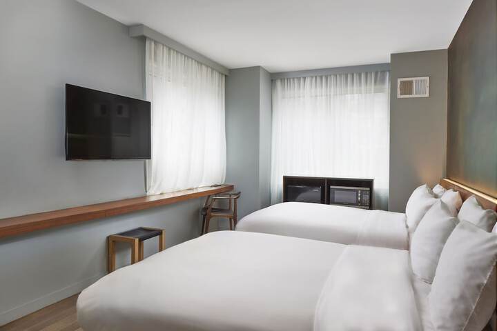 Room 9 of 25