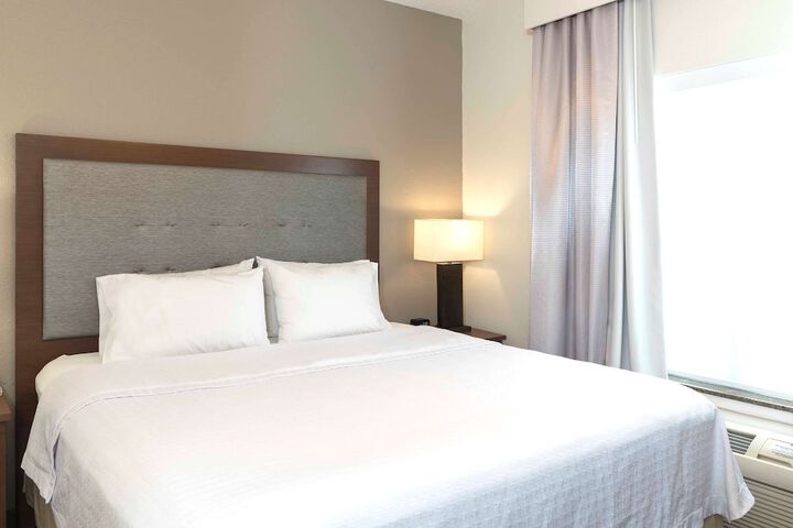 Homewood Suites by Hilton Indianapolis-Airport / Plainfield