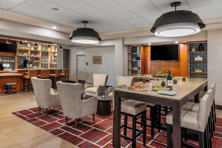 Hyatt Place Phoenix / Chandler-Fashion Center