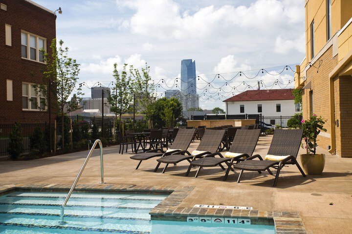 Pool 6 of 83