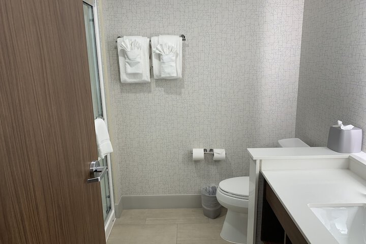 Room 11 of 40
