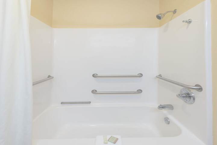 Room 15 of 25
