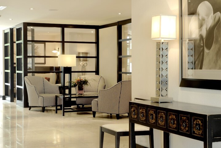 The Shaw Club Hotel
