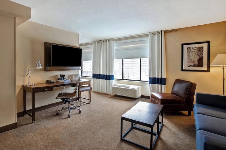 Room 33 of 95